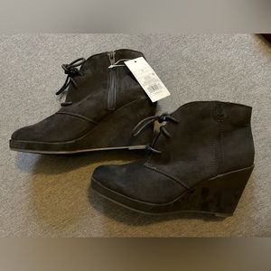 Merona Black wedge booties size 7